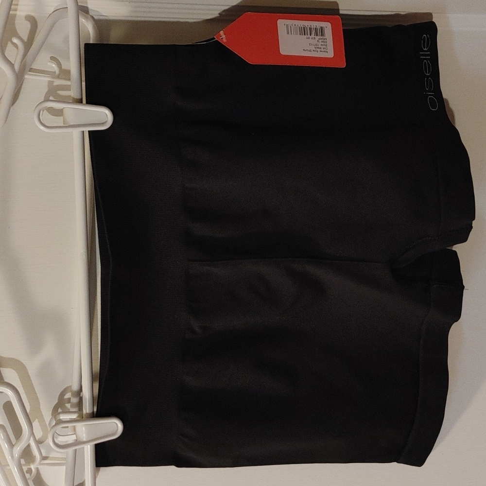 Oiselle flyte shorts, black, size large